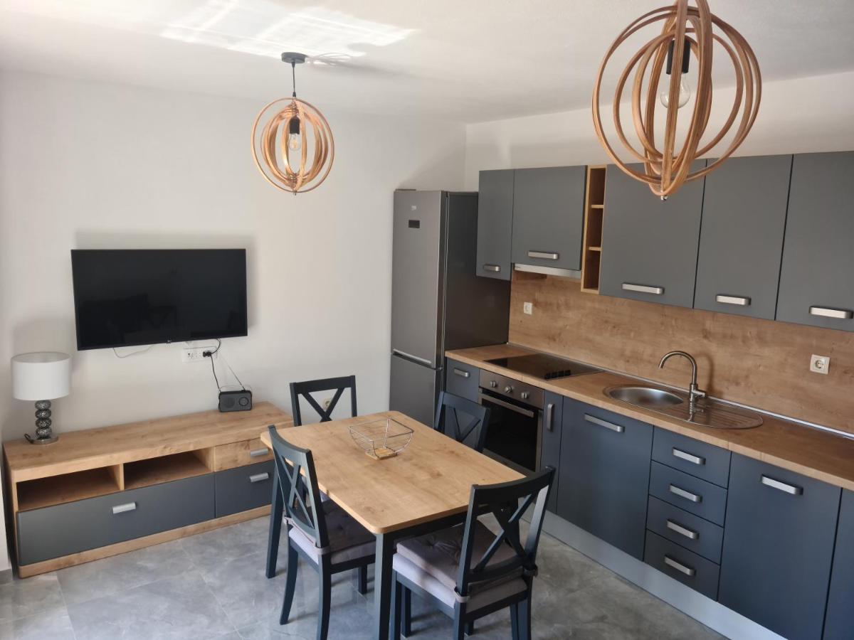 Hello Sunshine - Apartment On The Beach Zubovići Екстериор снимка